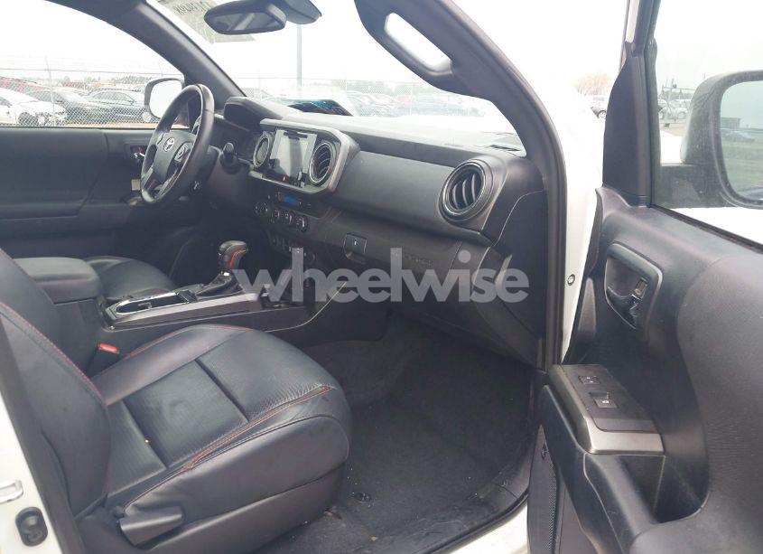 Photo 5 of 2019 Toyota Tacoma TRD PRO (VIN 5TFCZ5AN0KX190354)