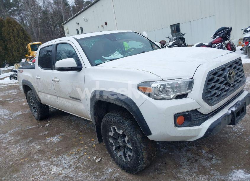 2020 Toyota Tacoma TRD OFF-ROAD (VIN 5TFCZ5AN0LX215531) main photo