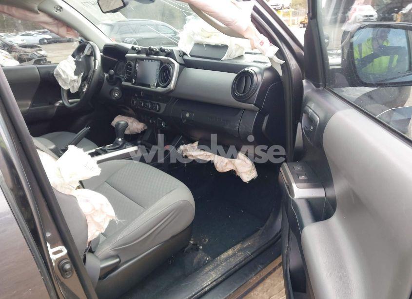Photo 5 of 2021 Toyota Tacoma SR5 V6 (VIN 5TFCZ5AN0MX257568)
