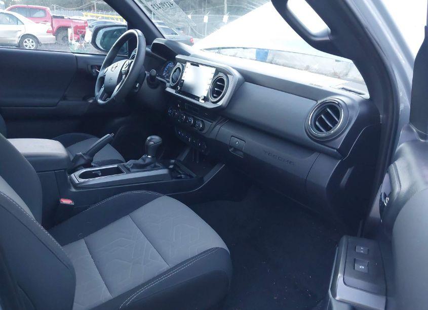 Photo 5 of 2021 Toyota Tacoma TRD OFF-ROAD (VIN 5TFCZ5AN0MX263001)