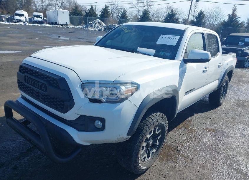 Photo 2 of 2016 Toyota Tacoma TRD OFF ROAD (VIN 5TFCZ5AN1GX017336)