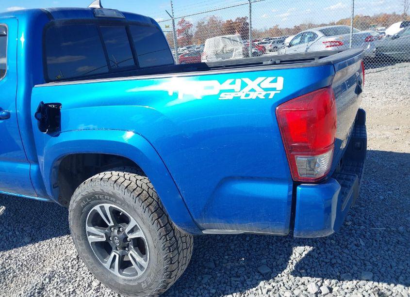 Photo 17 of 2016 Toyota Tacoma TRD SPORT (VIN 5TFCZ5AN1GX025341)