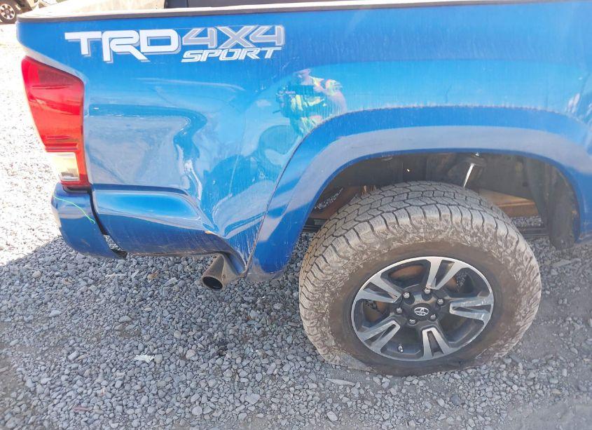 Photo 6 of 2016 Toyota Tacoma TRD SPORT (VIN 5TFCZ5AN1GX025341)