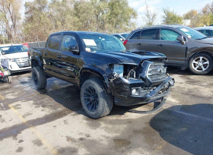 2017 Toyota Tacoma TRD SPORT (VIN 5TFCZ5AN1HX095066) main photo