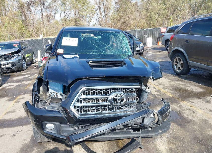 Photo 13 of 2017 Toyota Tacoma TRD SPORT (VIN 5TFCZ5AN1HX095066)