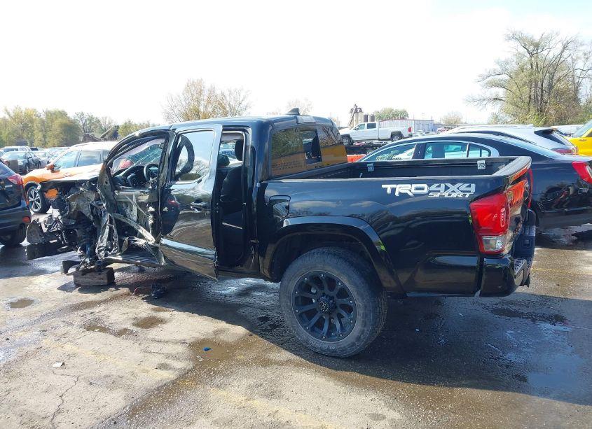 Photo 15 of 2017 Toyota Tacoma TRD SPORT (VIN 5TFCZ5AN1HX095066)