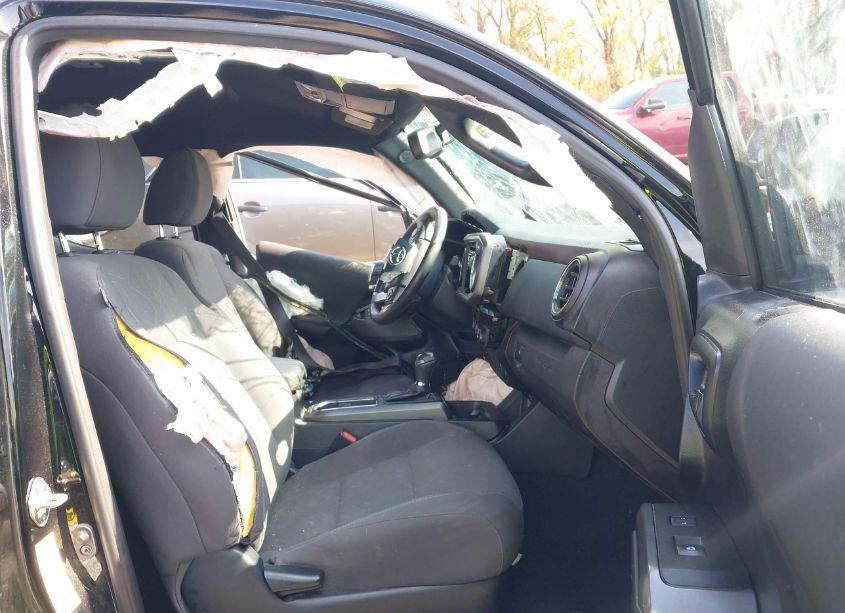 Photo 5 of 2017 Toyota Tacoma TRD SPORT (VIN 5TFCZ5AN1HX095066)