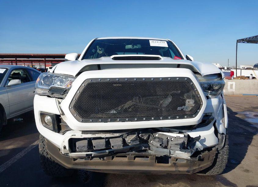 Photo 12 of 2017 Toyota Tacoma TRD SPORT (VIN 5TFCZ5AN1HX099327)