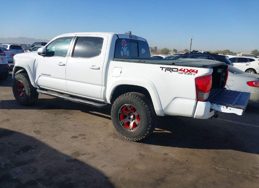 Photo 3 of 2017 Toyota Tacoma TRD SPORT (VIN 5TFCZ5AN1HX099327)