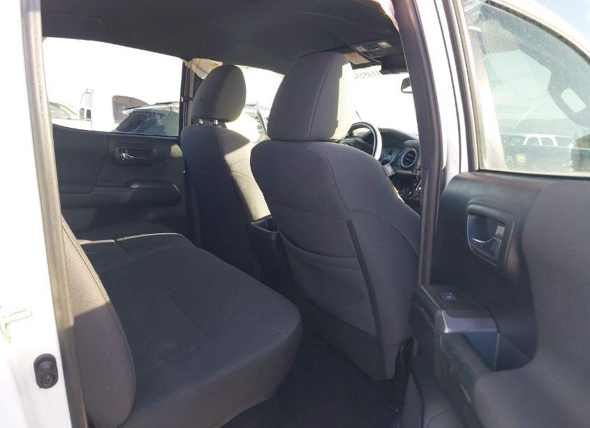 Photo 8 of 2017 Toyota Tacoma TRD SPORT (VIN 5TFCZ5AN1HX099327)