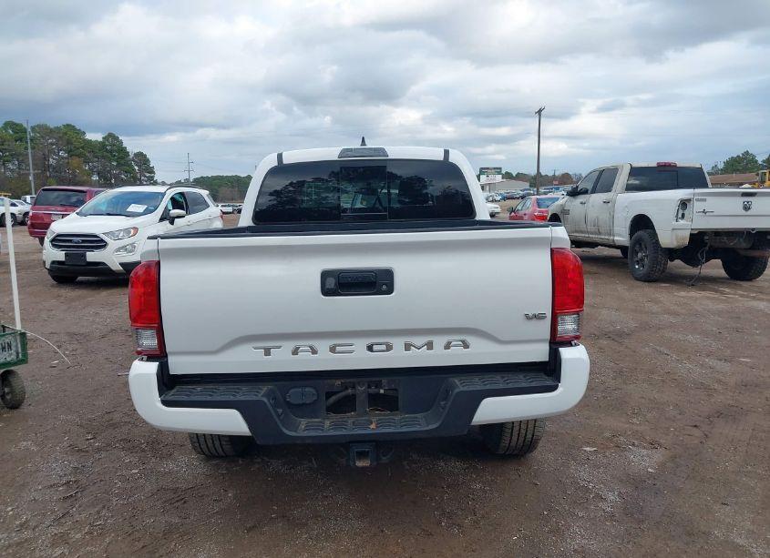 Photo 17 of 2017 Toyota Tacoma TRD SPORT (VIN 5TFCZ5AN1HX104414)