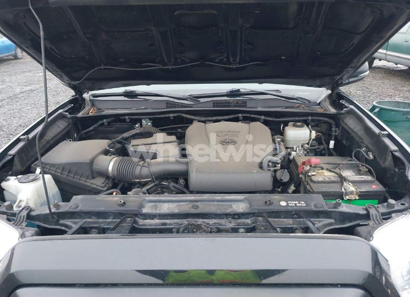 Photo 10 of 2018 Toyota Tacoma TRD OFF ROAD (VIN 5TFCZ5AN1JX125270)