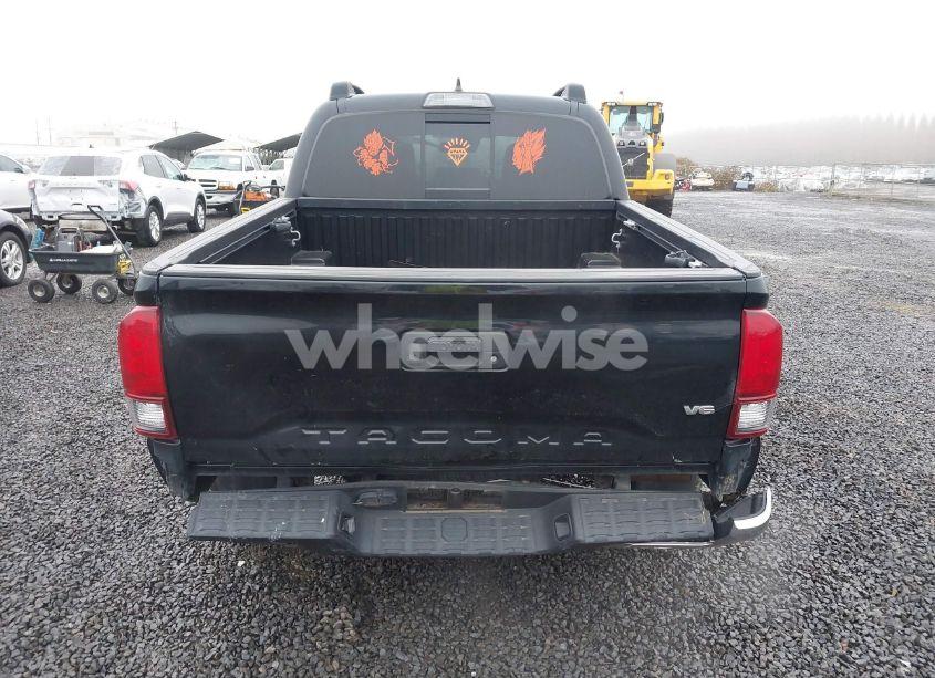 Photo 16 of 2018 Toyota Tacoma TRD OFF ROAD (VIN 5TFCZ5AN1JX125270)