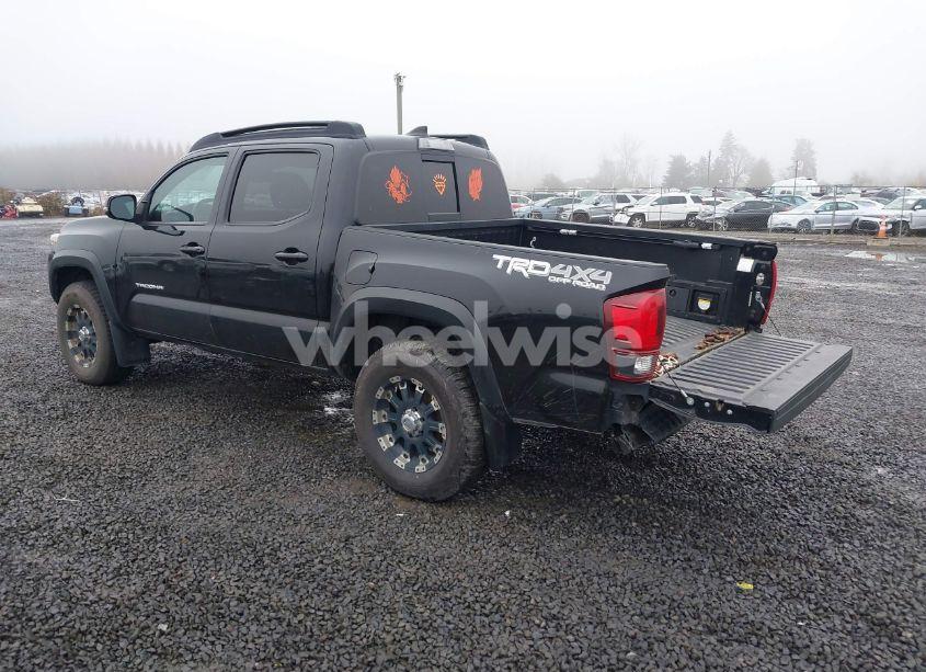 Photo 3 of 2018 Toyota Tacoma TRD OFF ROAD (VIN 5TFCZ5AN1JX125270)