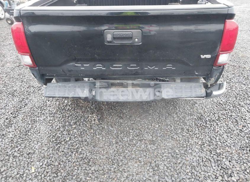 Photo 6 of 2018 Toyota Tacoma TRD OFF ROAD (VIN 5TFCZ5AN1JX125270)