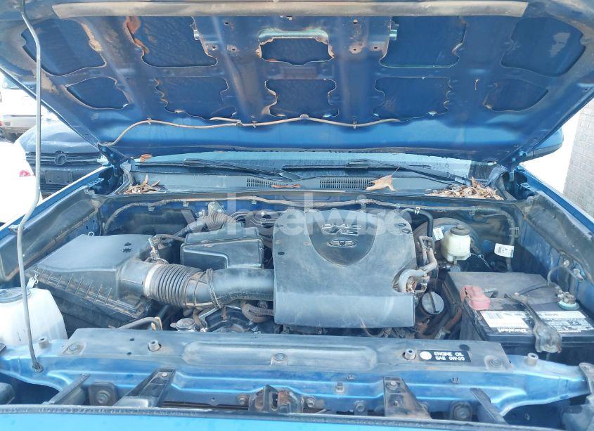 Photo 10 of 2018 Toyota Tacoma SR5 V6 (VIN 5TFCZ5AN1JX133174)