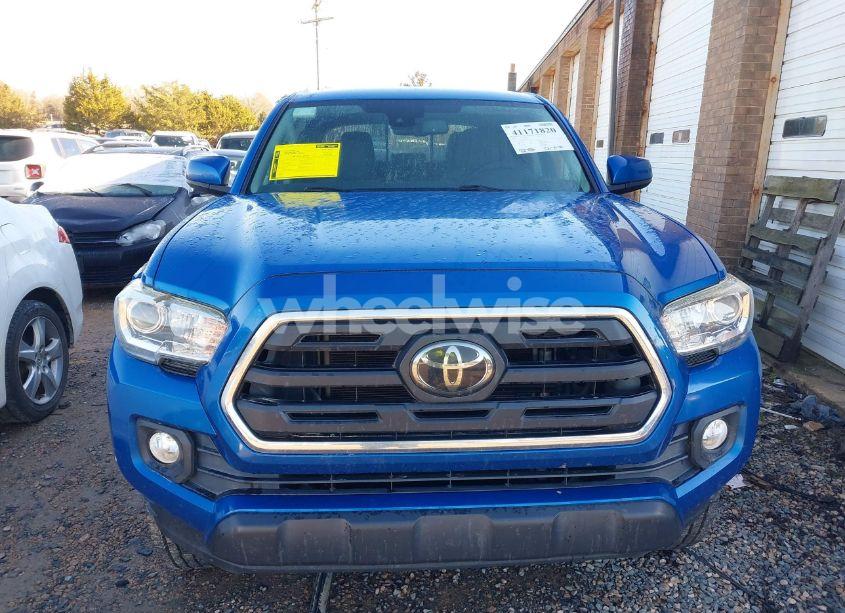 Photo 12 of 2018 Toyota Tacoma SR5 V6 (VIN 5TFCZ5AN1JX133174)