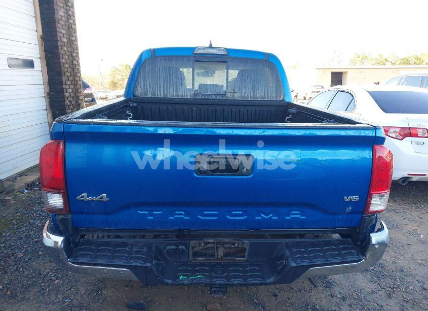 Photo 16 of 2018 Toyota Tacoma SR5 V6 (VIN 5TFCZ5AN1JX133174)