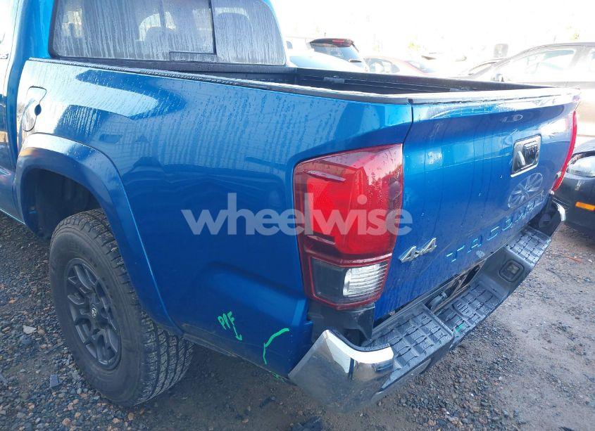 Photo 6 of 2018 Toyota Tacoma SR5 V6 (VIN 5TFCZ5AN1JX133174)