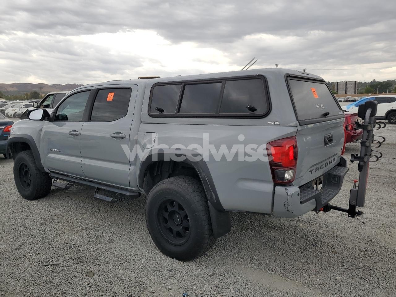 Photo 2 of 2018 TOYOTA TACOMA DOUBLE CAB (VIN 5TFCZ5AN1JX156213)
