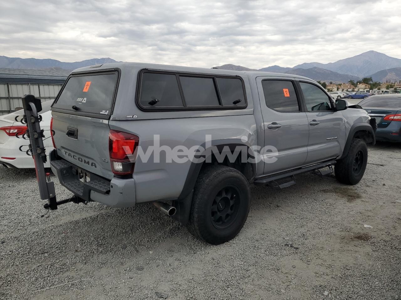 Photo 3 of 2018 TOYOTA TACOMA DOUBLE CAB (VIN 5TFCZ5AN1JX156213)