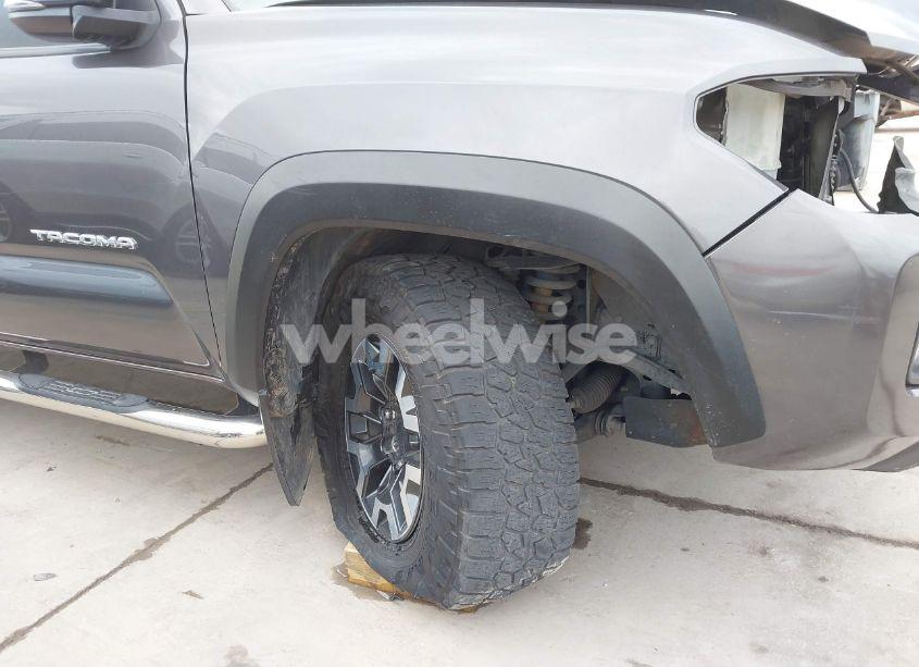 Photo 18 of 2019 Toyota Tacoma TRD OFF ROAD (VIN 5TFCZ5AN1KX166385)