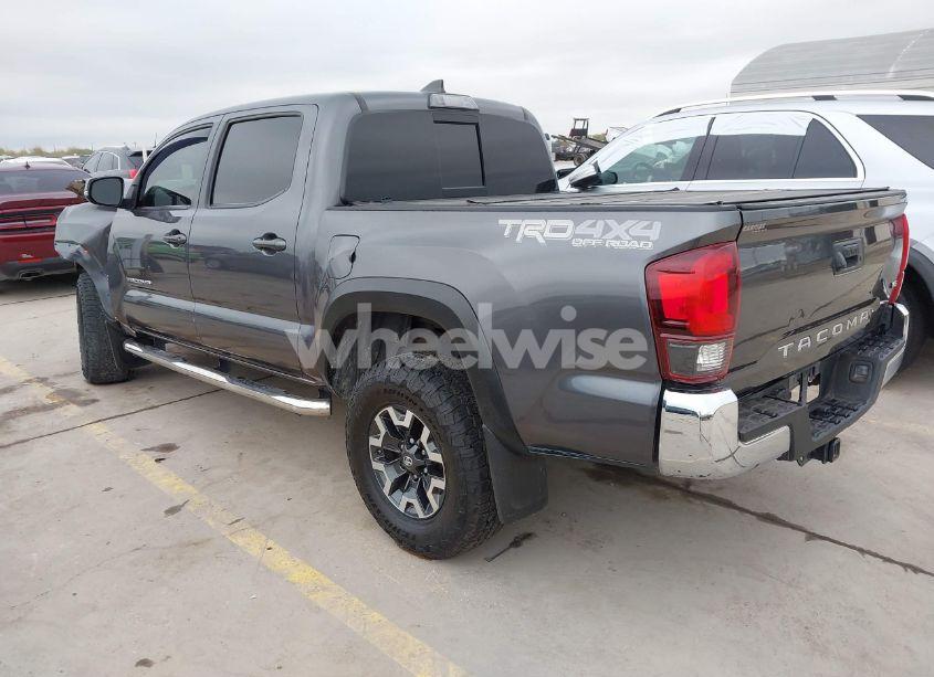 Photo 3 of 2019 Toyota Tacoma TRD OFF ROAD (VIN 5TFCZ5AN1KX166385)