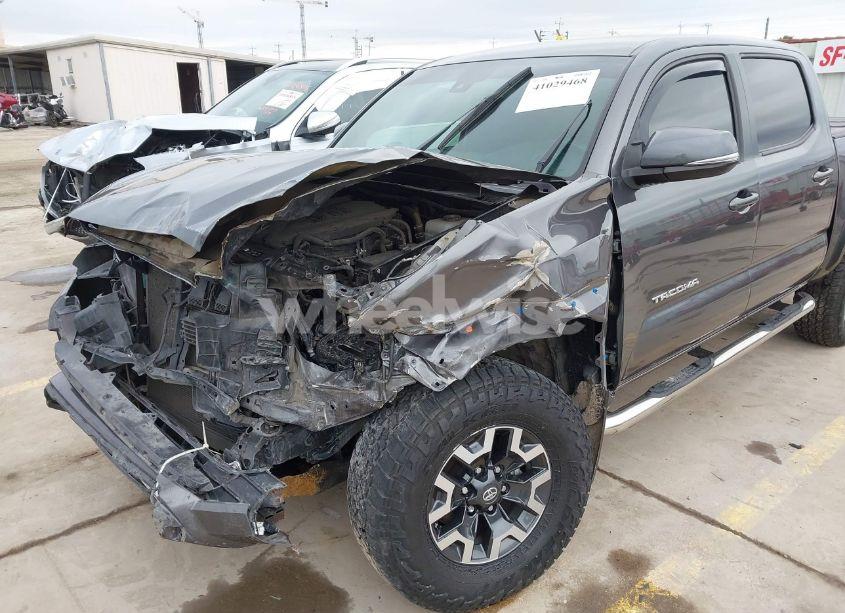 Photo 6 of 2019 Toyota Tacoma TRD OFF ROAD (VIN 5TFCZ5AN1KX166385)