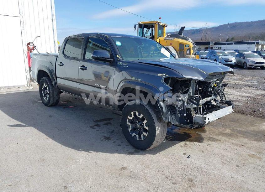 2019 Toyota Tacoma TRD OFF ROAD (VIN 5TFCZ5AN1KX178939) main photo