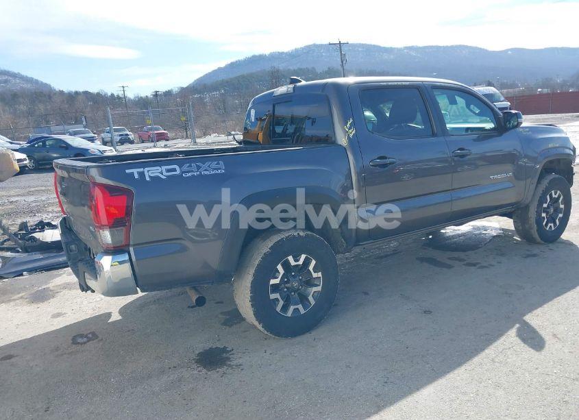 Photo 4 of 2019 Toyota Tacoma TRD OFF ROAD (VIN 5TFCZ5AN1KX178939)