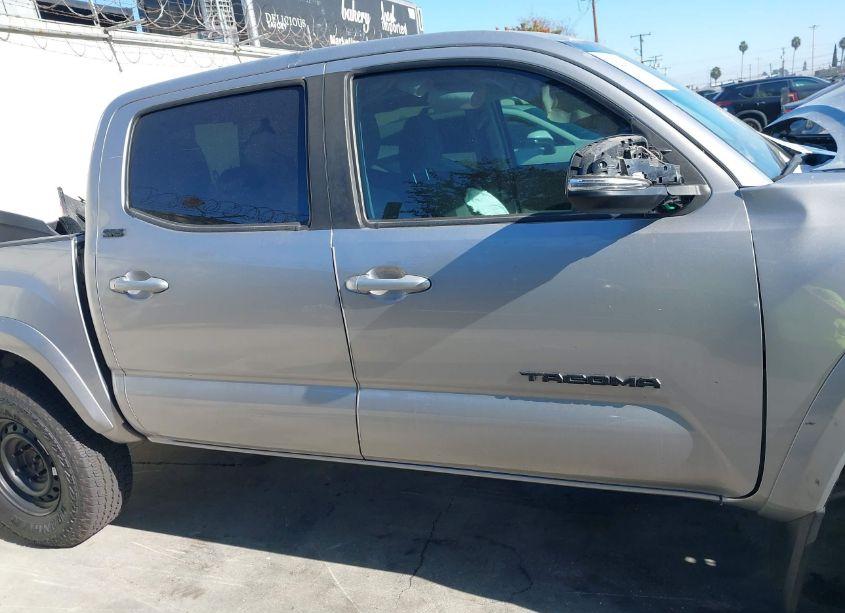 Photo 13 of 2021 Toyota Tacoma SR5 V6 (VIN 5TFCZ5AN1MX282401)