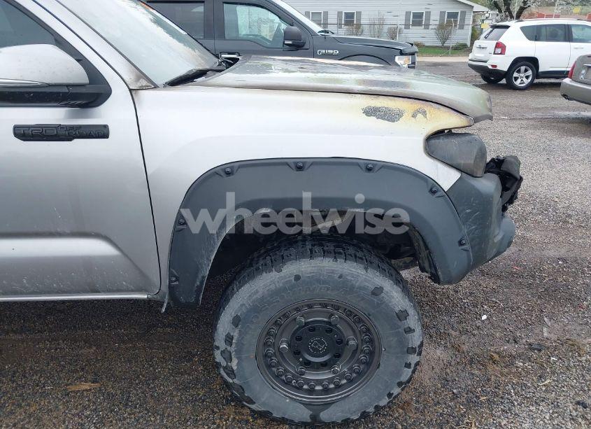 Photo 14 of 2016 Toyota Tacoma TRD OFF ROAD (VIN 5TFCZ5AN2GX012937)