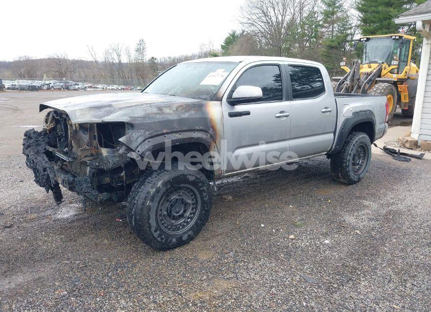 Photo 2 of 2016 Toyota Tacoma TRD OFF ROAD (VIN 5TFCZ5AN2GX012937)