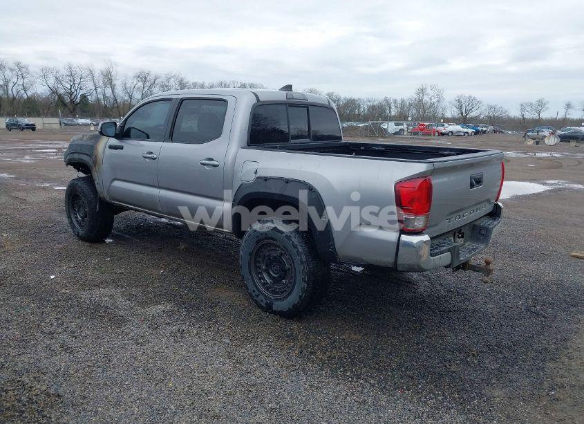 Photo 3 of 2016 Toyota Tacoma TRD OFF ROAD (VIN 5TFCZ5AN2GX012937)
