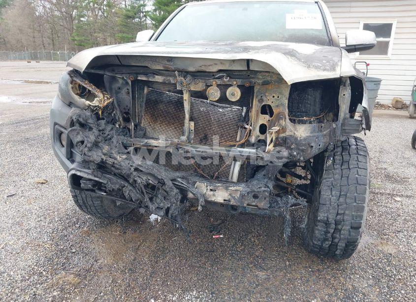 Photo 6 of 2016 Toyota Tacoma TRD OFF ROAD (VIN 5TFCZ5AN2GX012937)