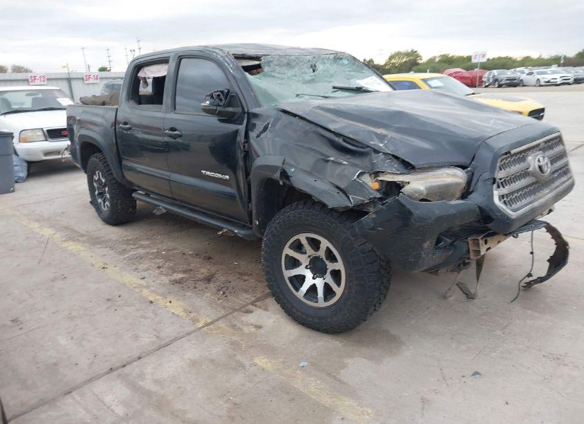 2017 Toyota Tacoma TRD OFF ROAD (VIN 5TFCZ5AN2HX082665) main photo
