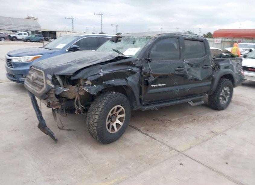 Photo 2 of 2017 Toyota Tacoma TRD OFF ROAD (VIN 5TFCZ5AN2HX082665)