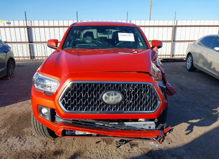Photo 13 of 2018 Toyota Tacoma TRD OFF ROAD (VIN 5TFCZ5AN2JX122555)