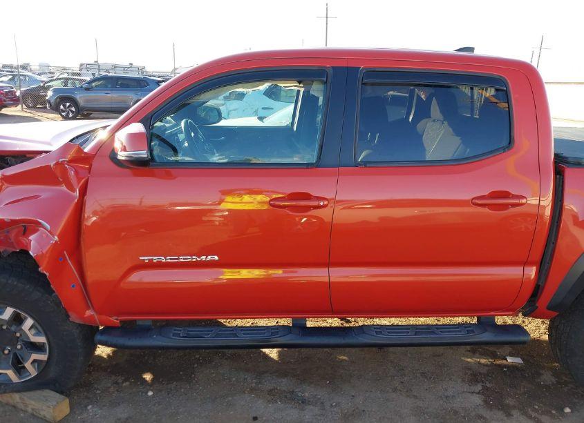 Photo 15 of 2018 Toyota Tacoma TRD OFF ROAD (VIN 5TFCZ5AN2JX122555)