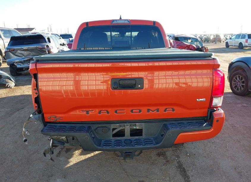 Photo 17 of 2018 Toyota Tacoma TRD OFF ROAD (VIN 5TFCZ5AN2JX122555)