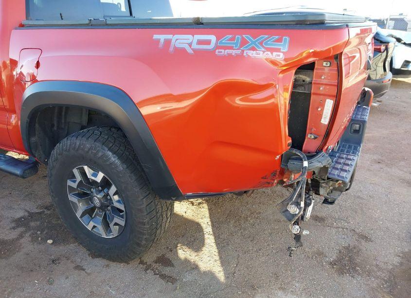 Photo 18 of 2018 Toyota Tacoma TRD OFF ROAD (VIN 5TFCZ5AN2JX122555)