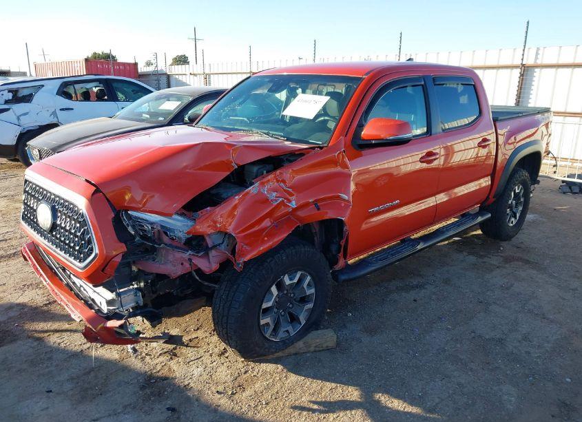 Photo 2 of 2018 Toyota Tacoma TRD OFF ROAD (VIN 5TFCZ5AN2JX122555)