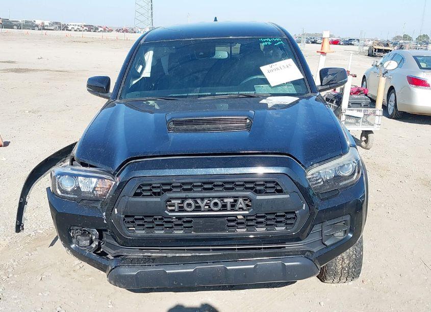 Photo 12 of 2018 Toyota Tacoma TRD PRO (VIN 5TFCZ5AN2JX130266)