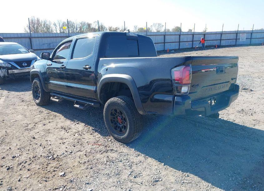 Photo 3 of 2018 Toyota Tacoma TRD PRO (VIN 5TFCZ5AN2JX130266)