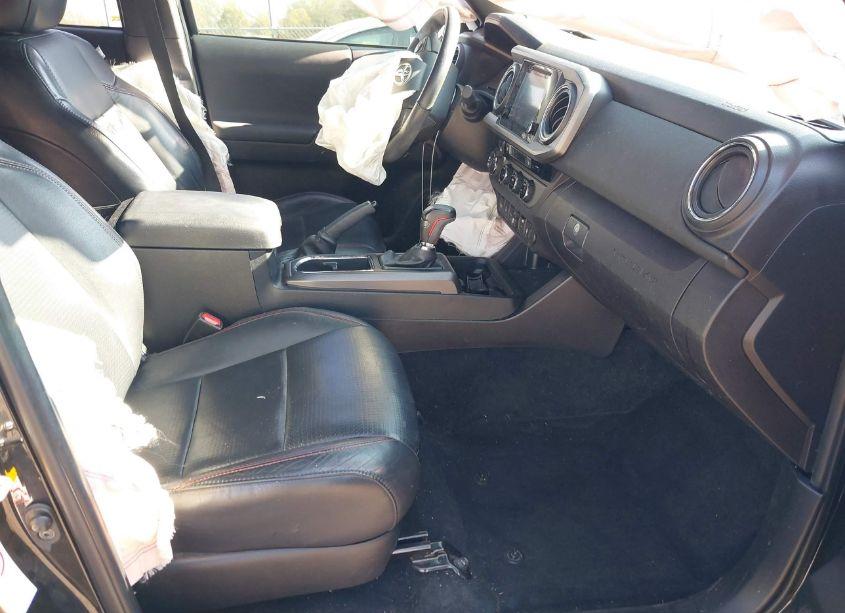 Photo 5 of 2018 Toyota Tacoma TRD PRO (VIN 5TFCZ5AN2JX130266)