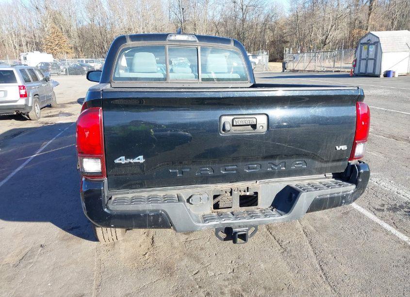 Photo 17 of 2018 Toyota Tacoma SR V6 (VIN 5TFCZ5AN2JX134902)