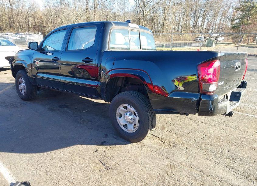 Photo 3 of 2018 Toyota Tacoma SR V6 (VIN 5TFCZ5AN2JX134902)