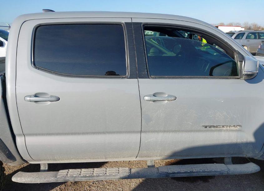 Photo 13 of 2020 Toyota Tacoma TRD OFF-ROAD (VIN 5TFCZ5AN2LX234078)