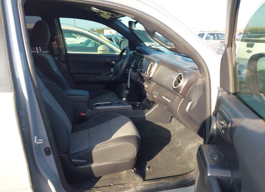 Photo 5 of 2020 Toyota Tacoma TRD OFF-ROAD (VIN 5TFCZ5AN2LX234078)