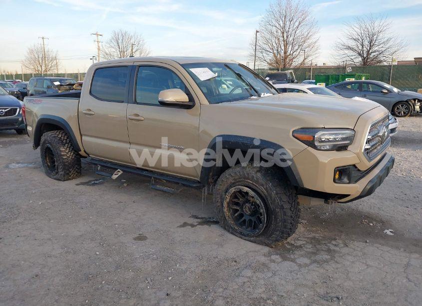 2017 Toyota Tacoma TRD OFF ROAD (VIN 5TFCZ5AN3HX058407) main photo